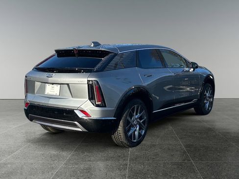 New 2026 Cadillac Optiq Luxury 1 image 7
