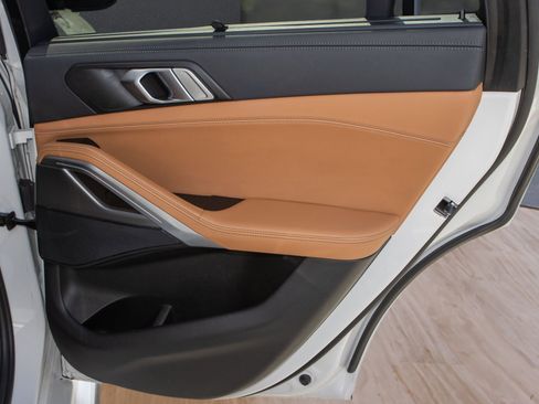 Used 2023 BMW X6 xDrive40i w/ M Sport Package image 14