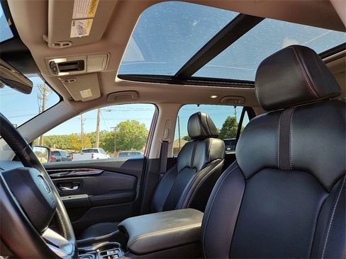 Used 2023 Honda Pilot Touring image 13