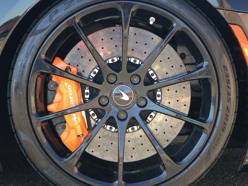 Used 2023 McLaren Artura RWD image 39