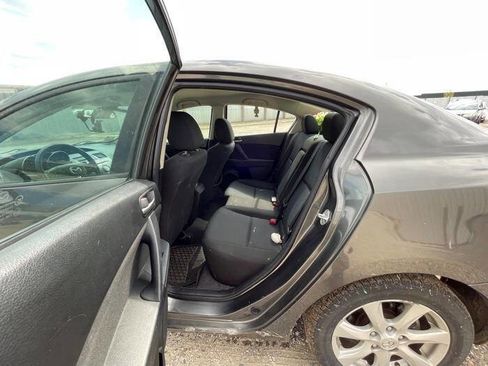 Used 2011 MAZDA MAZDA3 i Touring FWD image 23