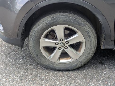 Used 2015 Toyota RAV4 XLE FWD image 11