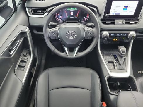 Used 2025 Toyota RAV4 XLE Premium FWD image 18