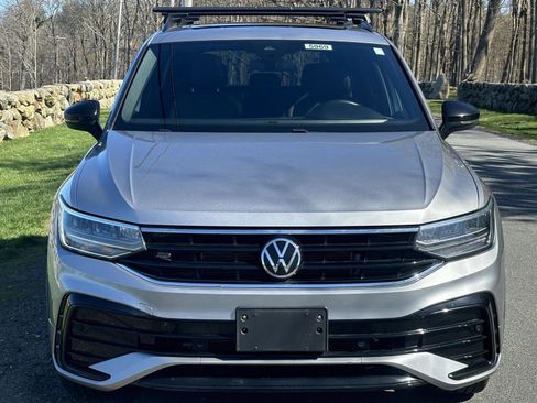 Used 2022 Volkswagen Tiguan SE R-Line AWD/4WD image 3
