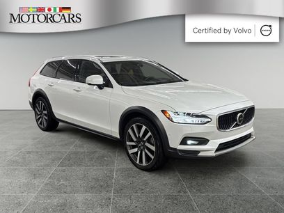 Used 2022 Volvo V90 B6 Cross Country w/ Advanced Package