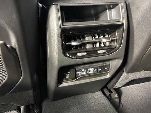 Used 2023 Jeep Grand Cherokee Limited w/ Trailer Tow Prep Group (B) AWD/4WD image 13