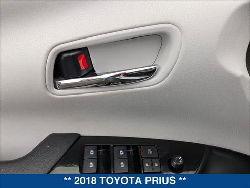 Used 2018 Toyota Prius Two image 11