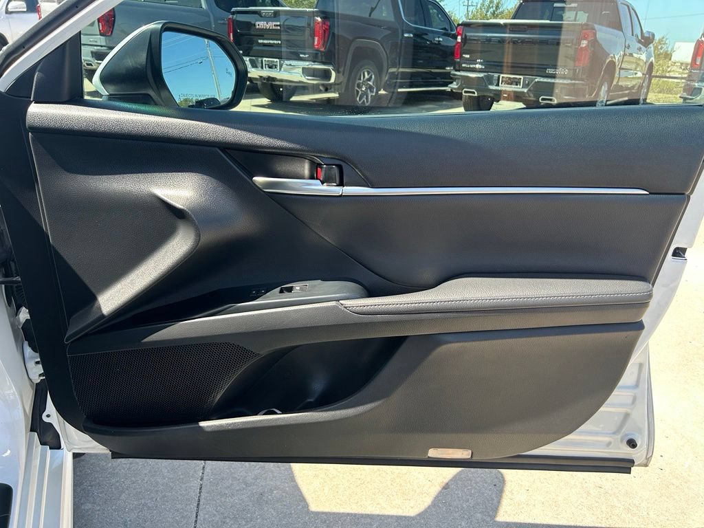 Used 2020 Toyota Camry XSE FWD image 19