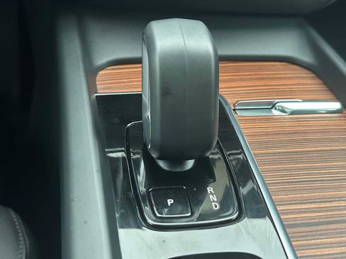 Certified 2025 Volvo V60 B5 Cross Country Plus image 29