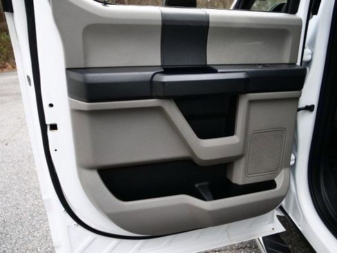 Used 2019 Ford F550 XL / DRW / Knapheide KUV / V8 image 22