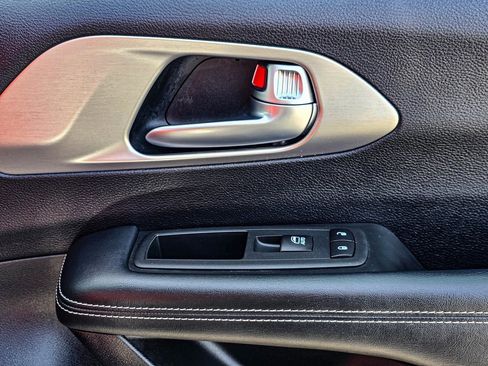 Used 2020 Chrysler Pacifica Limited w/ Quick Order Package 27H Red S image 50