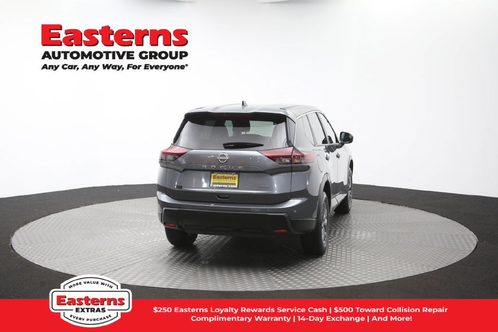 Used 2024 Nissan Rogue S AWD/4WD image 38