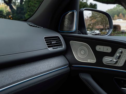 Used 2025 Mercedes-Benz Maybach GLS 600 Maybach GLS 600 image 33