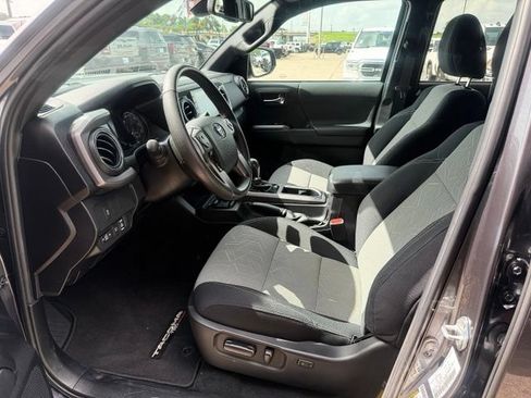 Used 2023 Toyota Tacoma TRD Off-Road w/ Technology Package AWD/4WD image 19