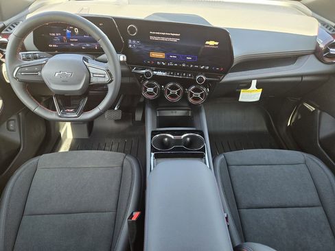 New 2025 Chevrolet Blazer EV RS AWD/4WD image 16