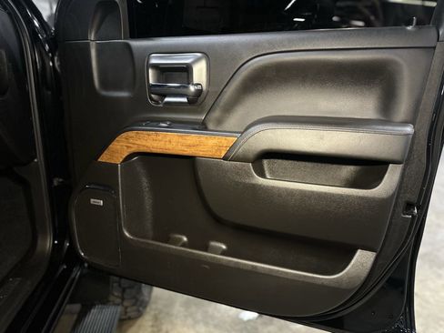 Used 2019 Chevrolet Silverado 2500 High Country w/ Duramax Plus Package image 6