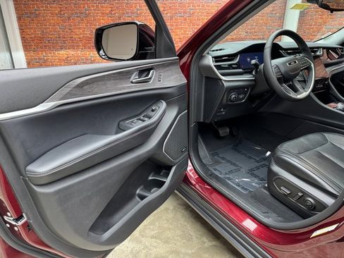 Used 2022 Jeep Grand Cherokee Limited 4xe image 9