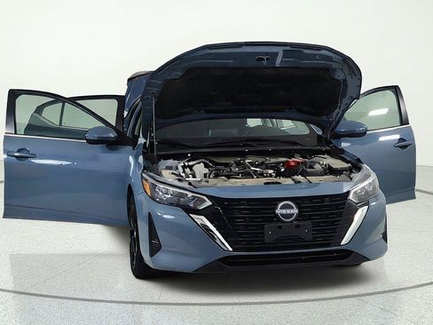 Used 2024 Nissan Sentra SV FWD image 9