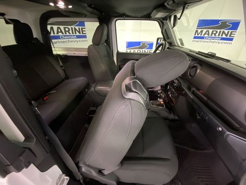 Used 2020 Jeep Wrangler Sport AWD/4WD image 29