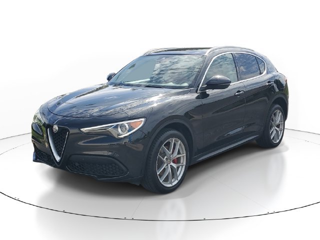 Used 2019 Alfa Romeo Stelvio Ti Lusso w/ Quick Order Package 22X Lusso AWD/4WD image 2