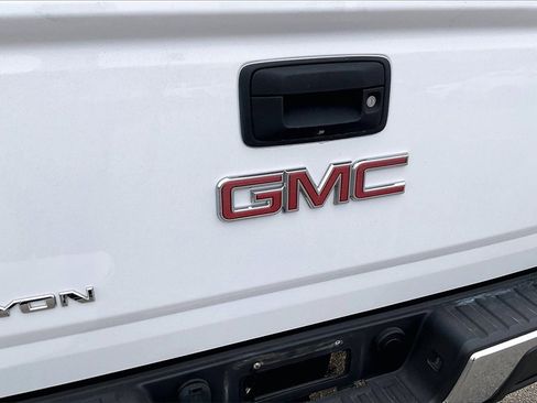 Used 2015 GMC Canyon SLT image 14