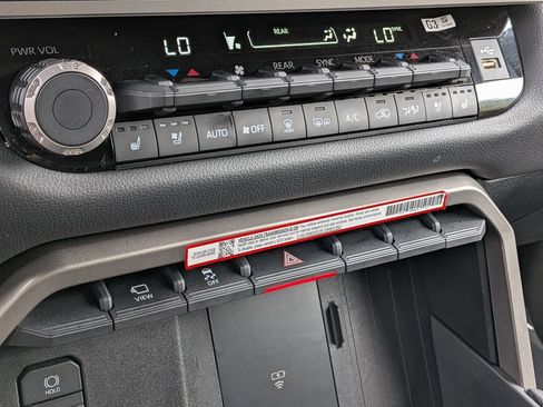 Used 2025 Toyota Sequoia Limited AWD/4WD image 25