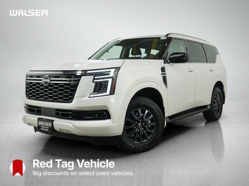 Used 2025 Nissan Armada SV AWD/4WD image 1