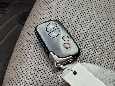 Used 2017 Lexus GX 460 image 30