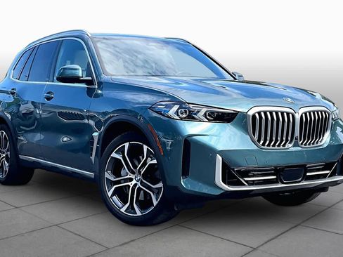 Used 2024 BMW X5 xDrive40i w/ Premium Package AWD/4WD image 3