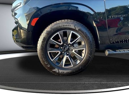 Used 2022 Chevrolet Tahoe Z71 w/ Luxury Package AWD/4WD image 36