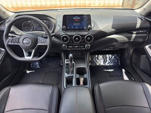 Used 2023 Nissan Sentra SR w/ SR Premium Package FWD image 12