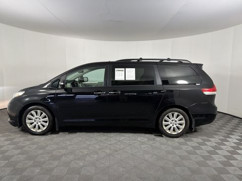 Used 2013 Toyota Sienna Limited w/ Premium Pkg AWD/4WD image 4