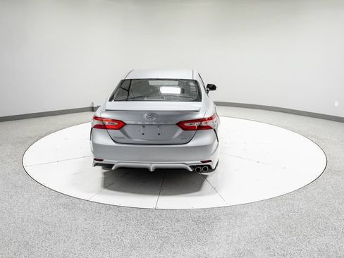 Used 2018 Toyota Camry SE FWD image 27