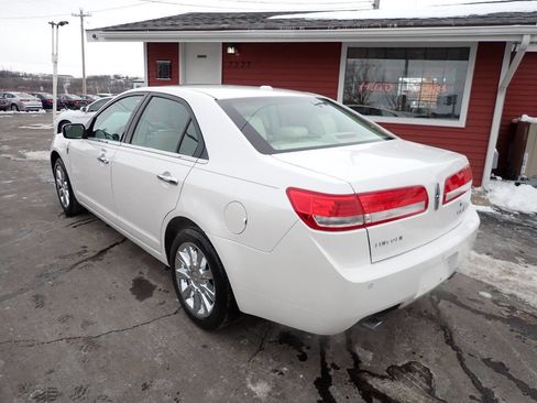 Used 2011 Lincoln MKZ Base 4dr Sedan image 4