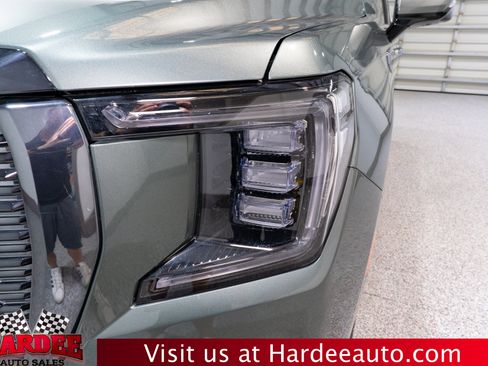 Used 2024 GMC Yukon Denali Ultimate AWD/4WD image 8