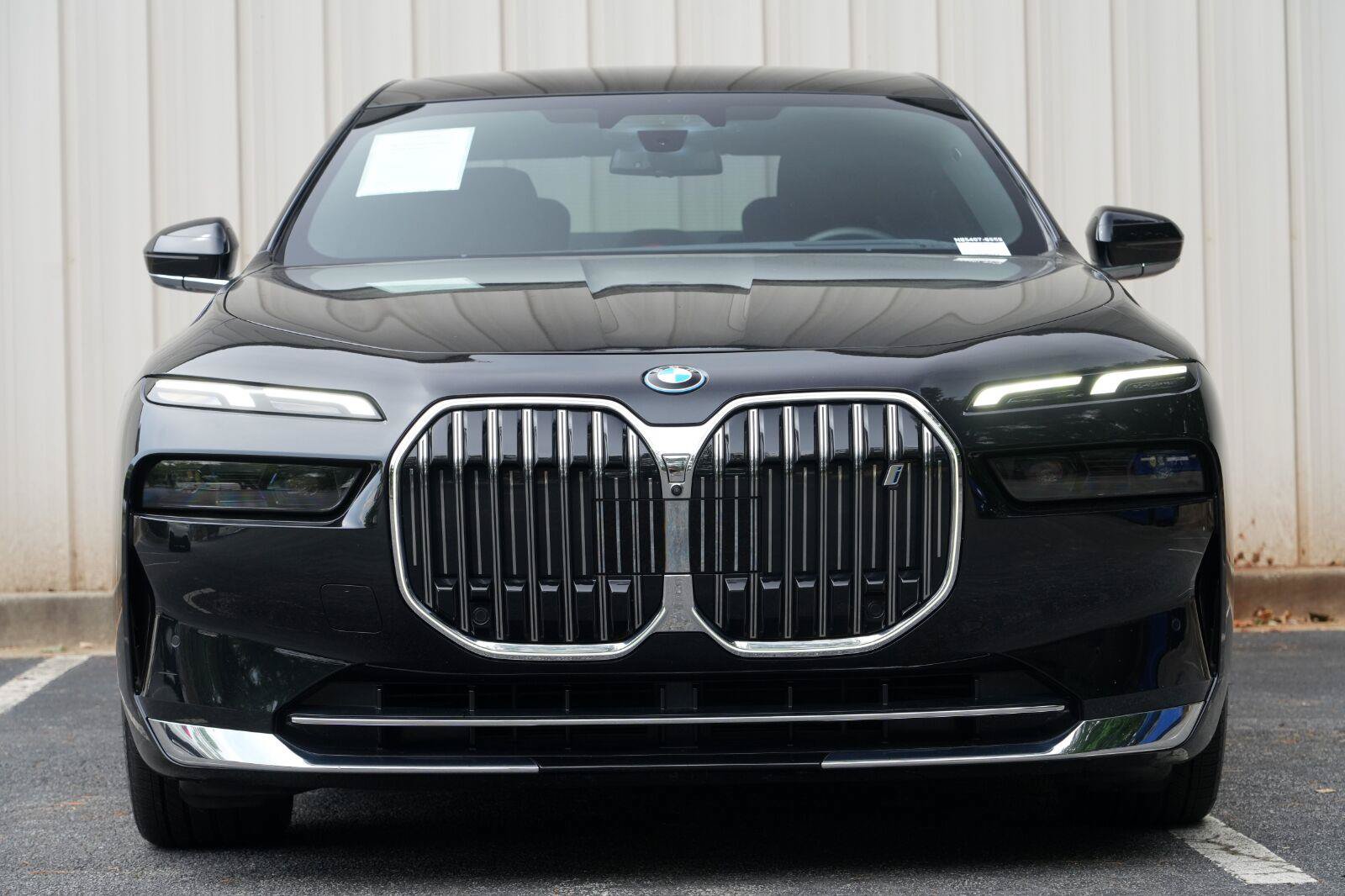 Used 2023 BMW i7 xDrive60 AWD/4WD image 7