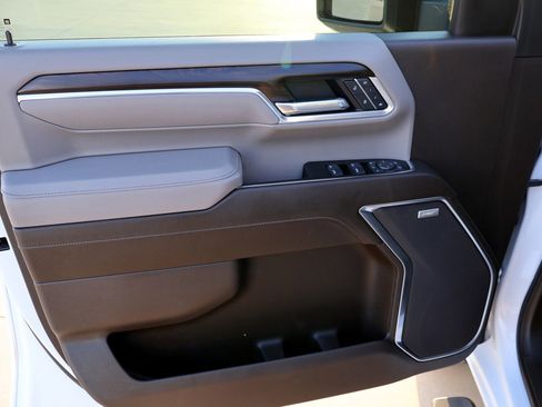 Used 2025 GMC Sierra 2500 SLT w/ Texas SLT Premium Package image 23