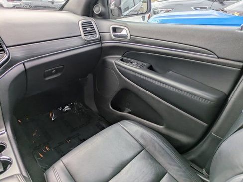 Used 2020 Jeep Grand Cherokee Limited image 15