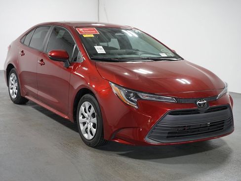 Used 2024 Toyota Corolla LE image 3