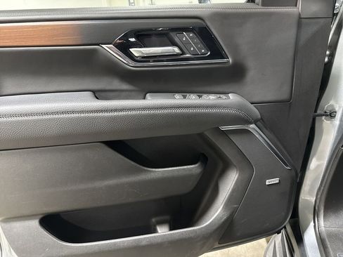 Used 2025 GMC Yukon Denali AWD/4WD image 21
