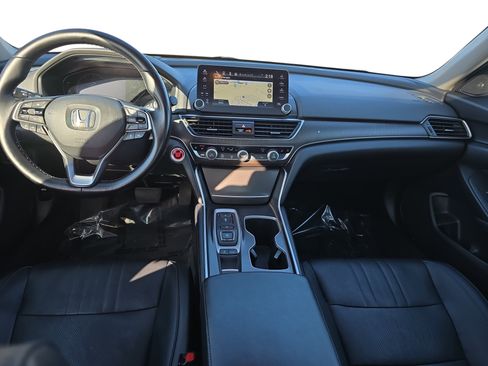 Used 2018 Honda Accord Touring image 9