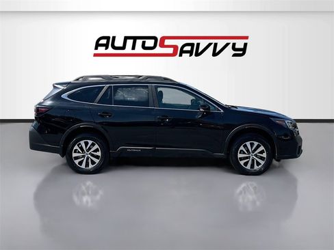 Used 2020 Subaru Outback Premium image 8