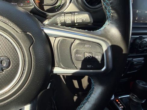 Used 2022 Jeep Wrangler Unlimited Rubicon 4xe AWD/4WD image 22