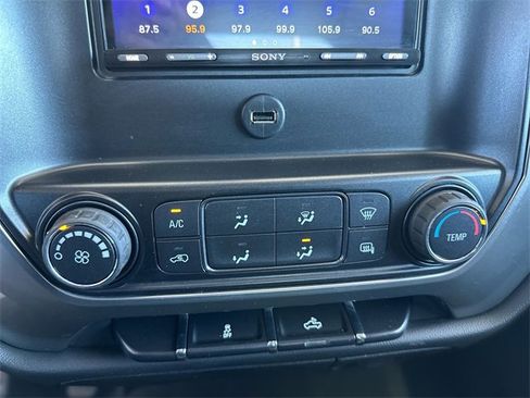 Used 2014 Chevrolet Silverado 1500 LT image 19