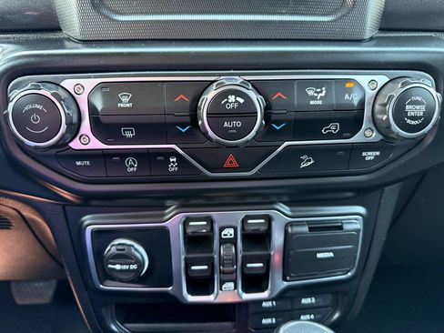 Used 2020 Jeep Wrangler Unlimited Sport AWD/4WD image 27