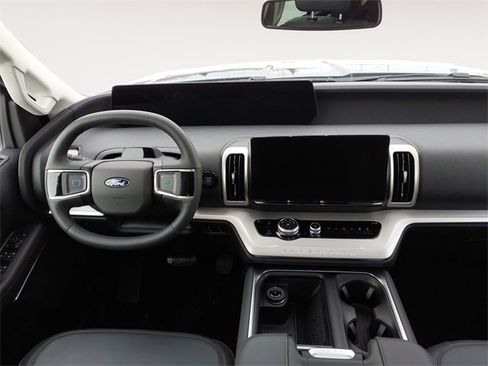 Used 2025 Ford Expedition Max Active image 10