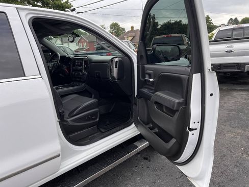 Used 2016 GMC Sierra 1500 SLE w/ All-Terrain Package AWD/4WD image 29