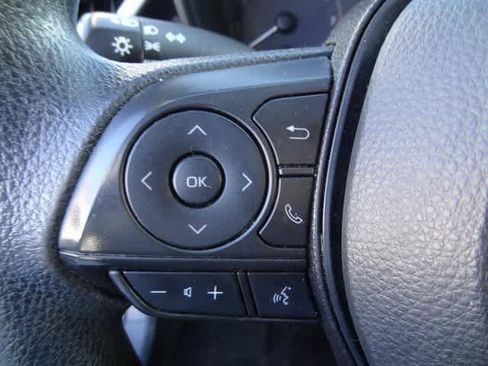 Used 2023 Toyota Corolla LE image 12