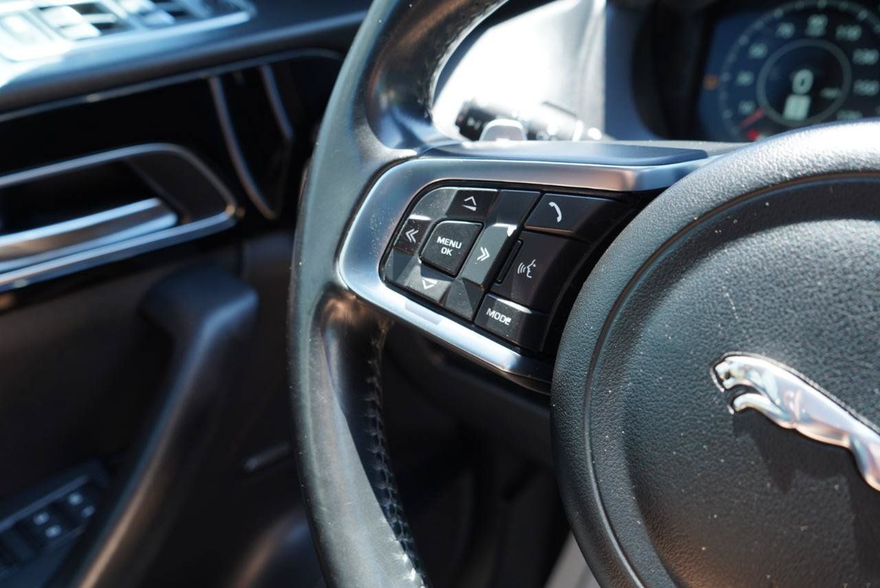 Used 2020 Jaguar F-PACE R-Sport AWD/4WD image 27