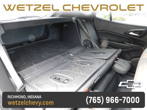 Used 2026 Chevrolet Trax RS FWD image 25
